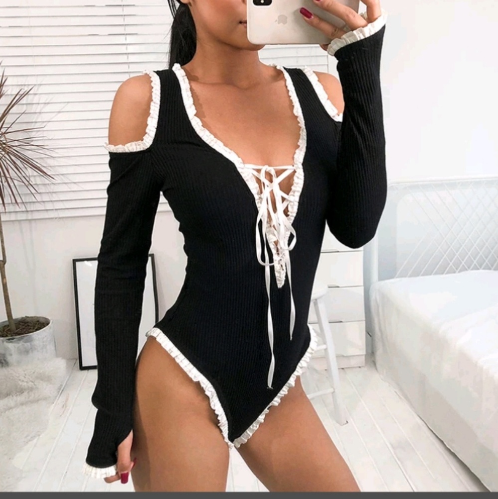👿Sexy Lace Cutout Bodysuit